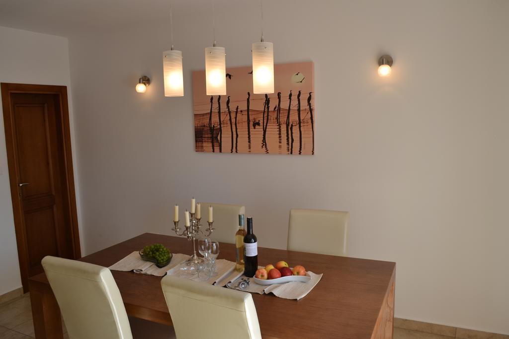 Holiday Home Mate Tinjan Room photo